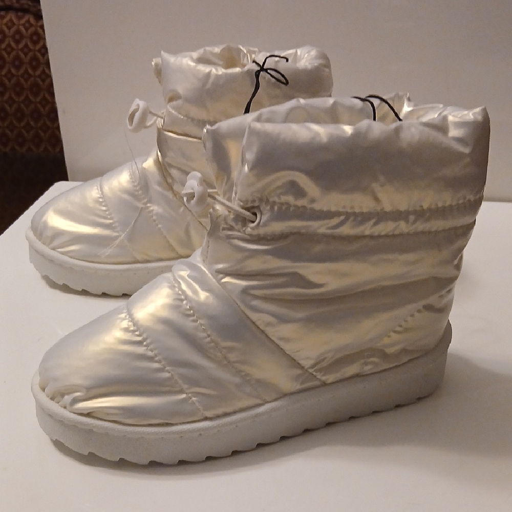 Ardene Kids' Cream Winter Boots